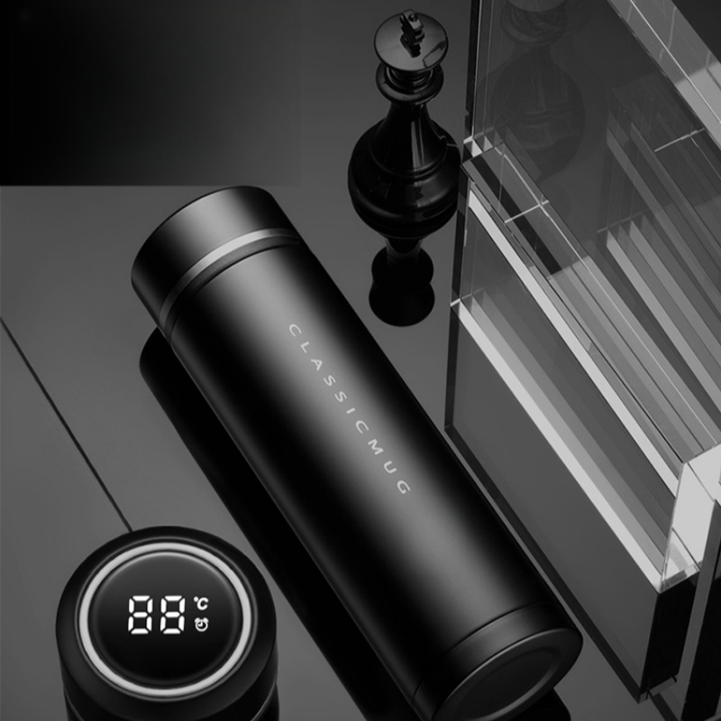 black smart water bottle with temperature indicator in lid