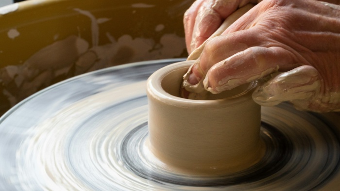 make a ceramic cup